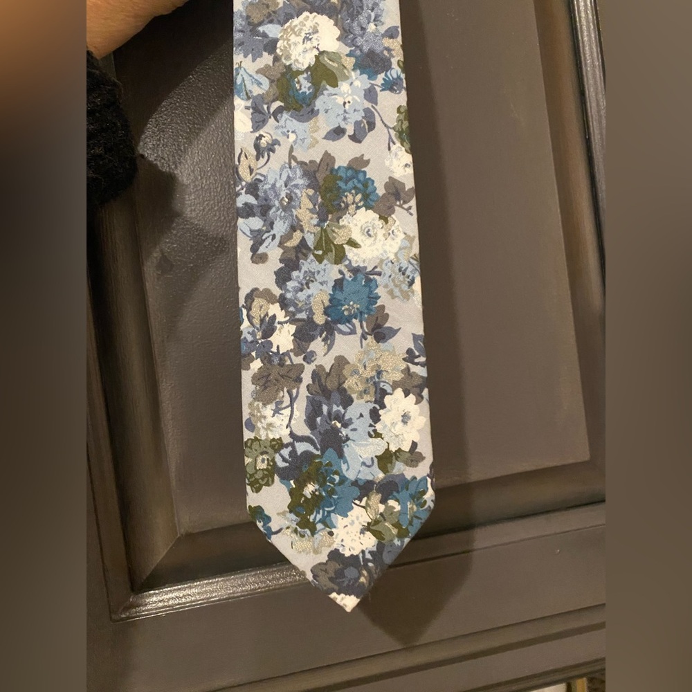 Floral Blue and Green Tie - Picture 5 of 6